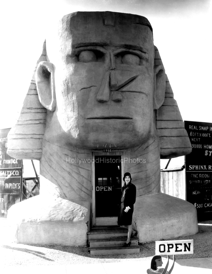 Hollywood 1934 Sphinx Realty on Fairfax Ave.jpg